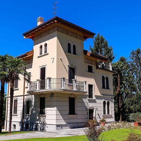 Villa Chiara B&B Biandronno Екстер'єр фото
