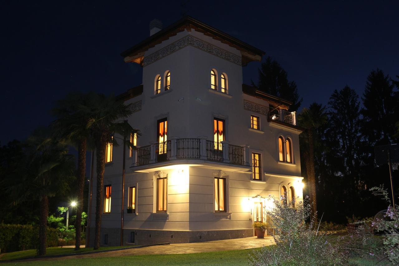 Villa Chiara B&B Biandronno Екстер'єр фото