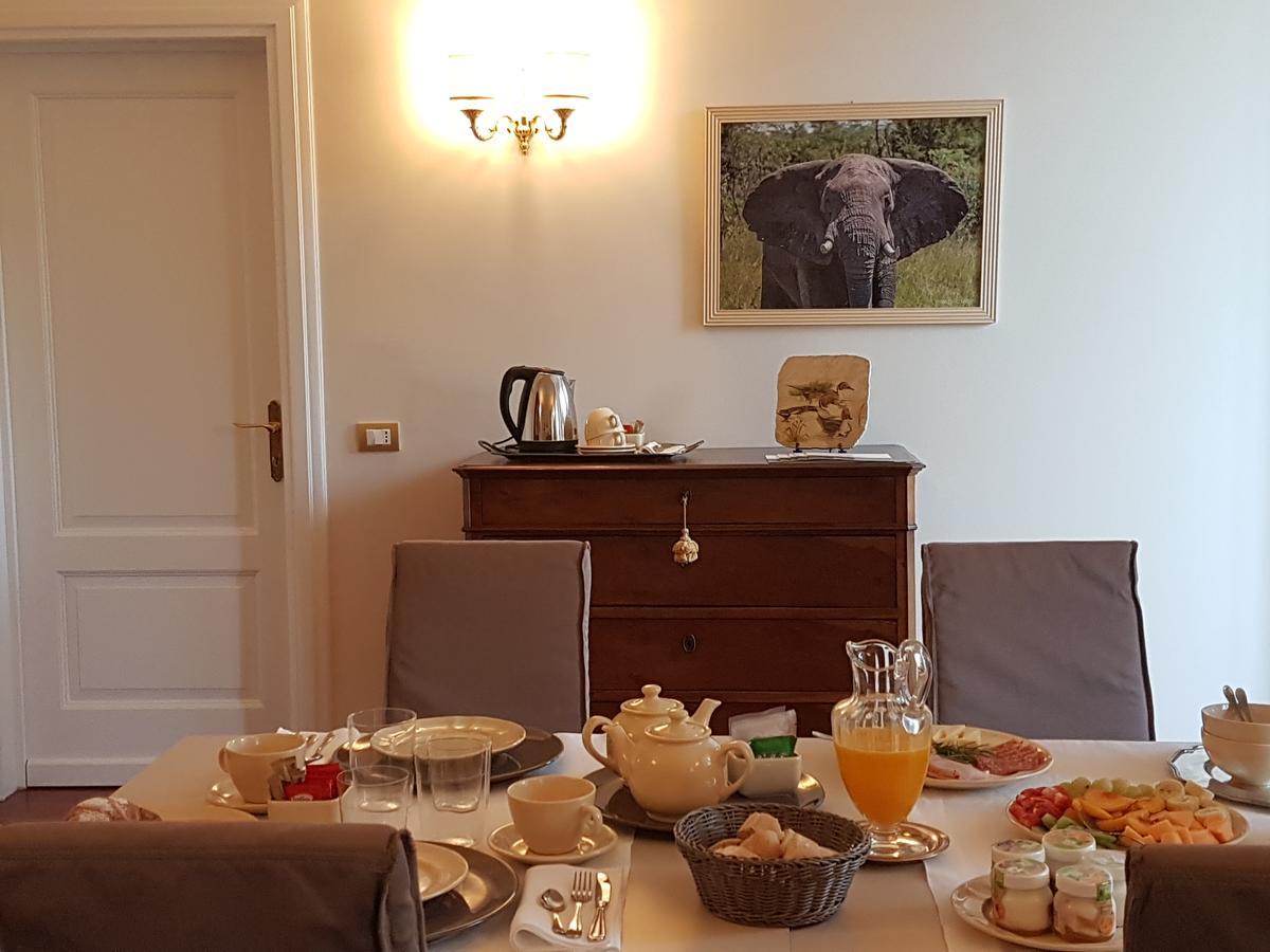 Villa Chiara B&B Biandronno Екстер'єр фото