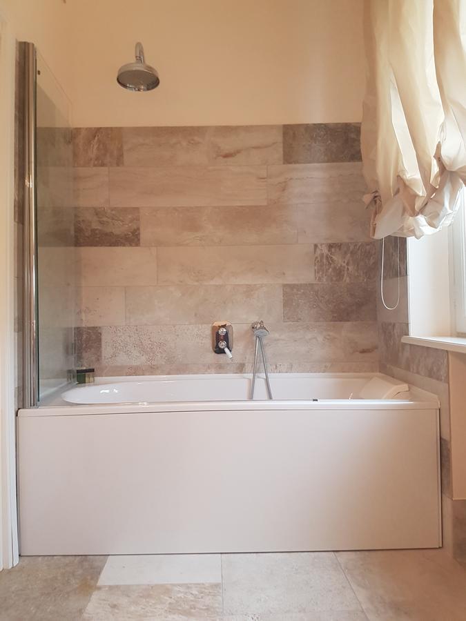Villa Chiara B&B Biandronno Екстер'єр фото