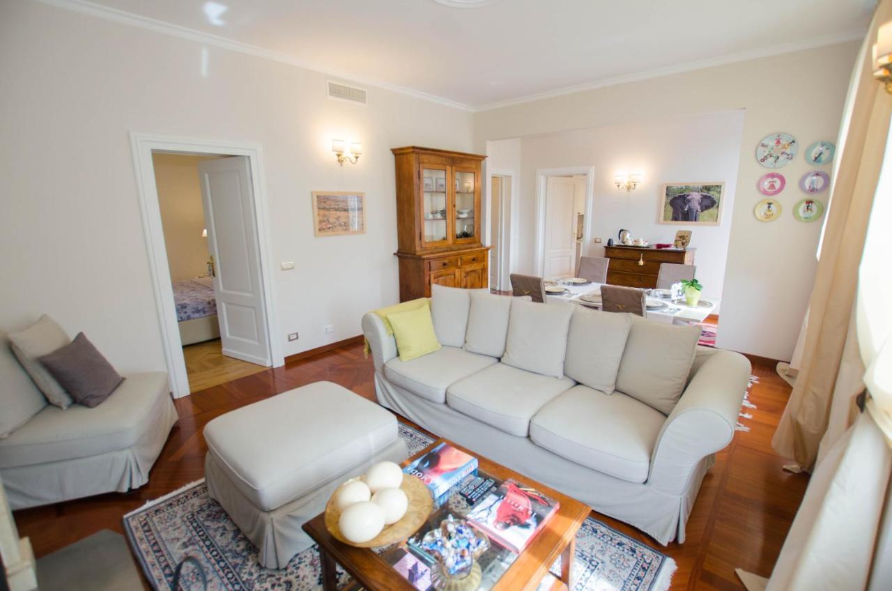 Villa Chiara B&B Biandronno Екстер'єр фото