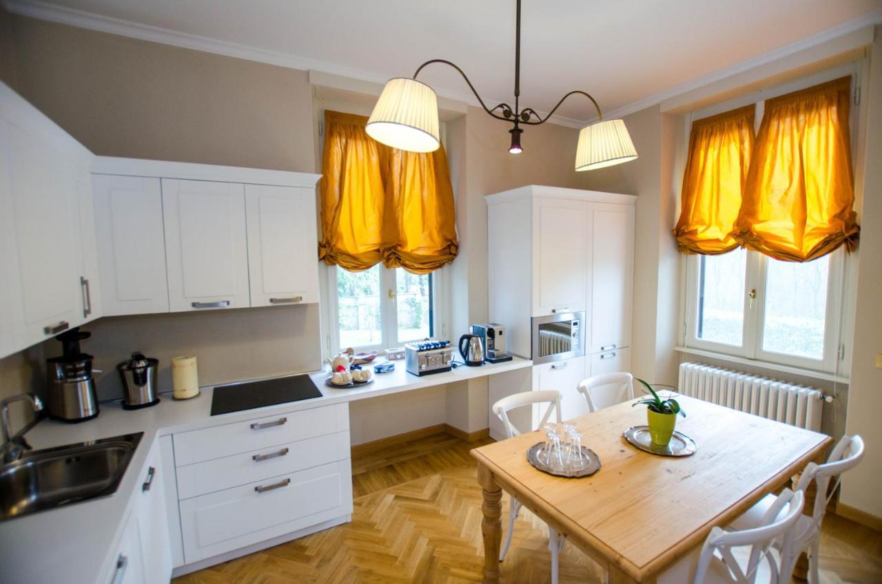 Villa Chiara B&B Biandronno Екстер'єр фото